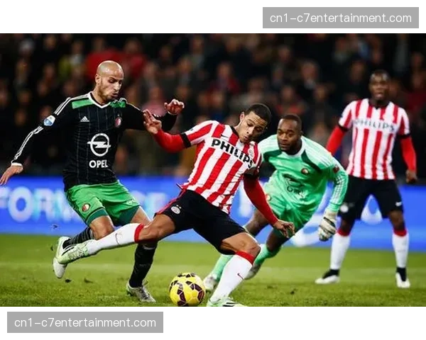 PSV替补席深度未能转化为场上优势，博斯临场调整换人效果不佳