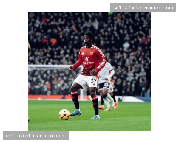 曼联拉门斯门将位置表现合格,但难阻防线整体崩盘